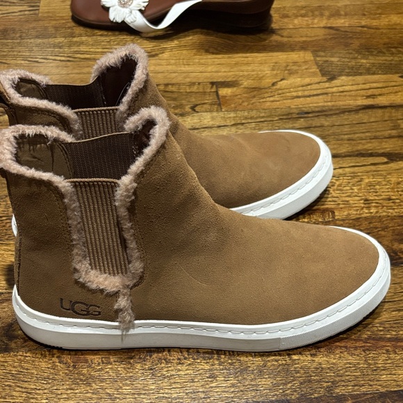 UGG Shoes - UGG Women's Brown Suede Sneakers